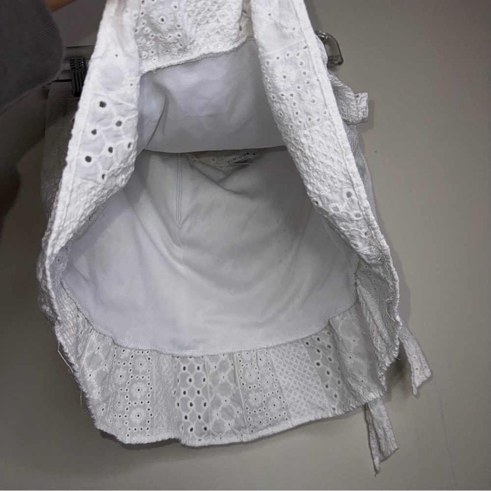 🖤Elegant White Eyelet Mini Skirt - Picture 3 of 5